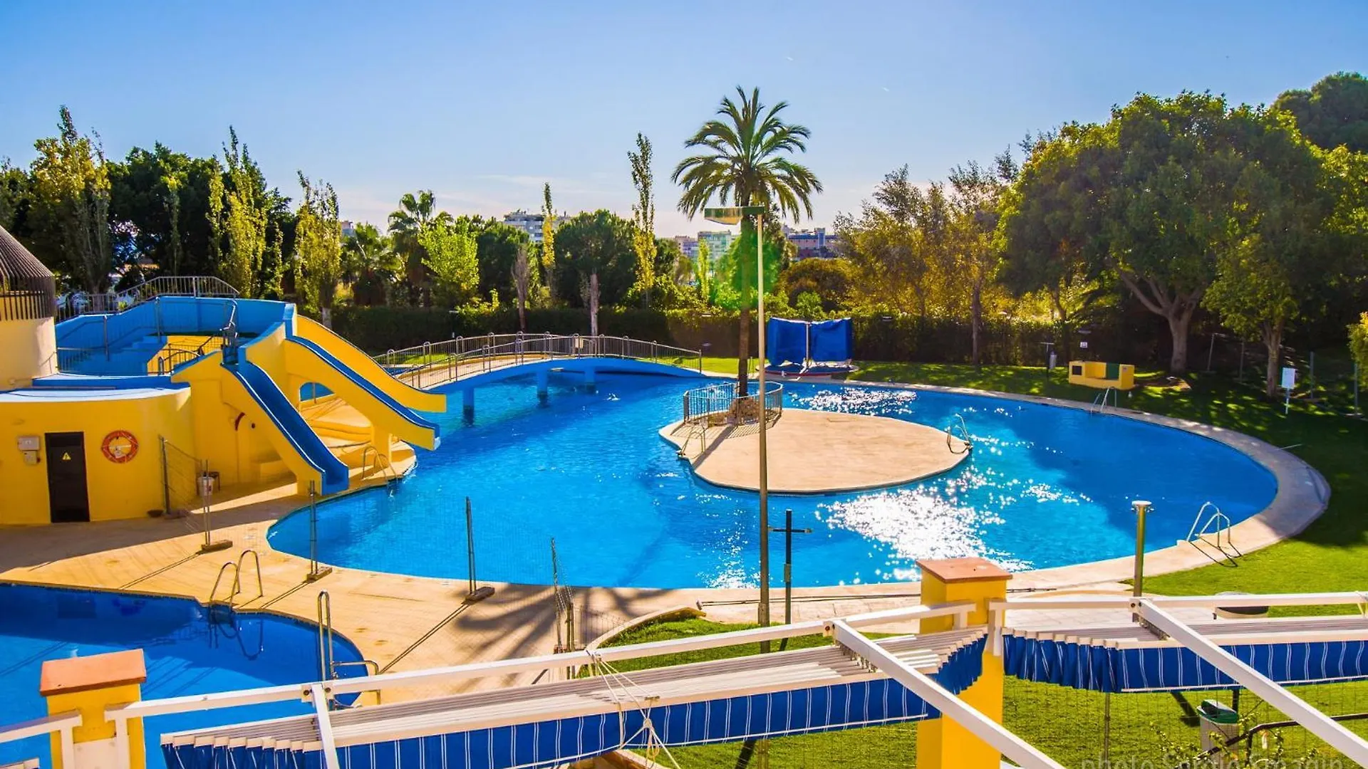 135 Jupiter Apartamentos Estudio - Piscina - Playa A 600 Metros ベナルマデナ