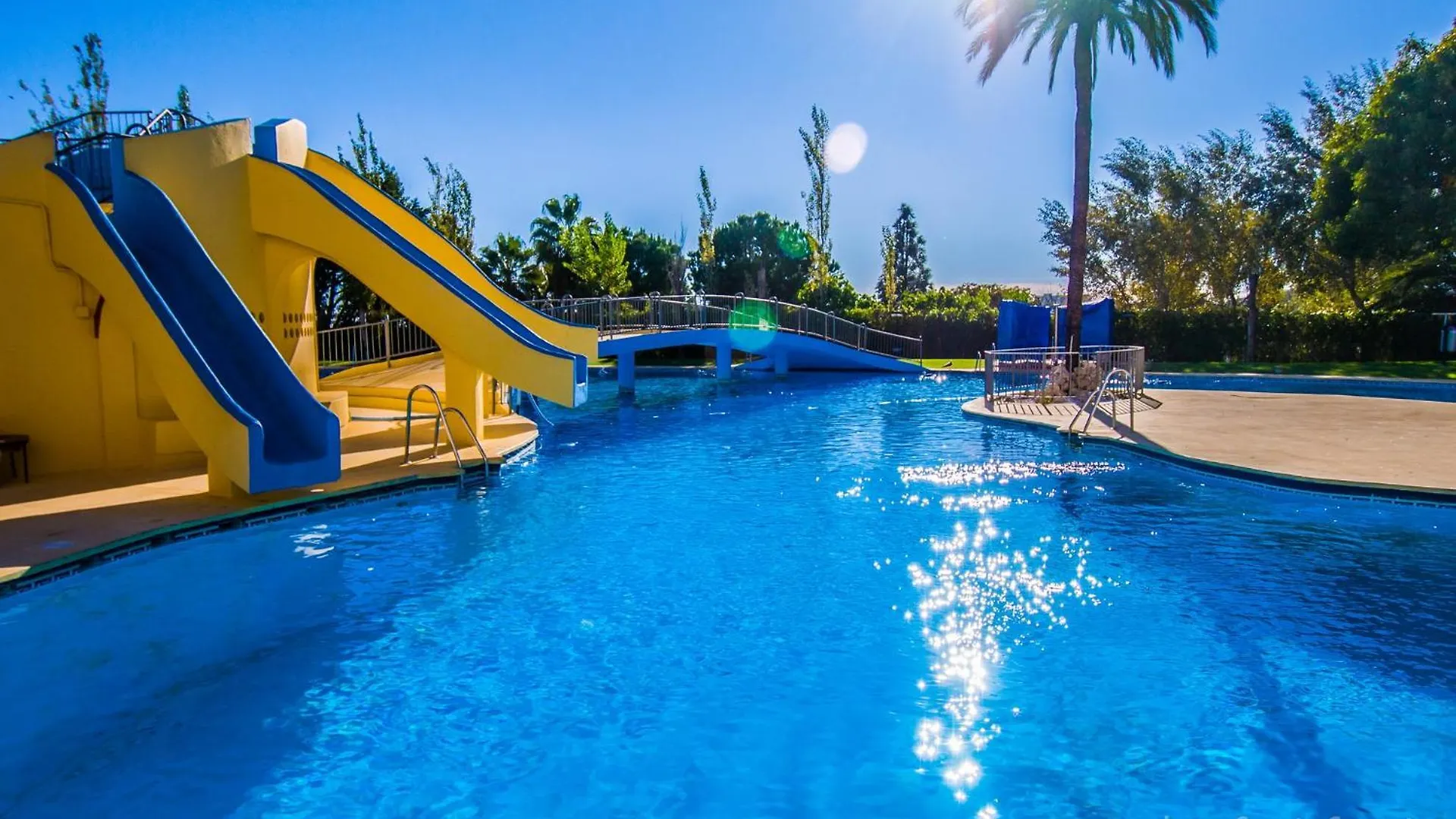 135 Jupiter Apartamentos Estudio - Piscina - Playa A 600 Metros ベナルマデナ アパート
