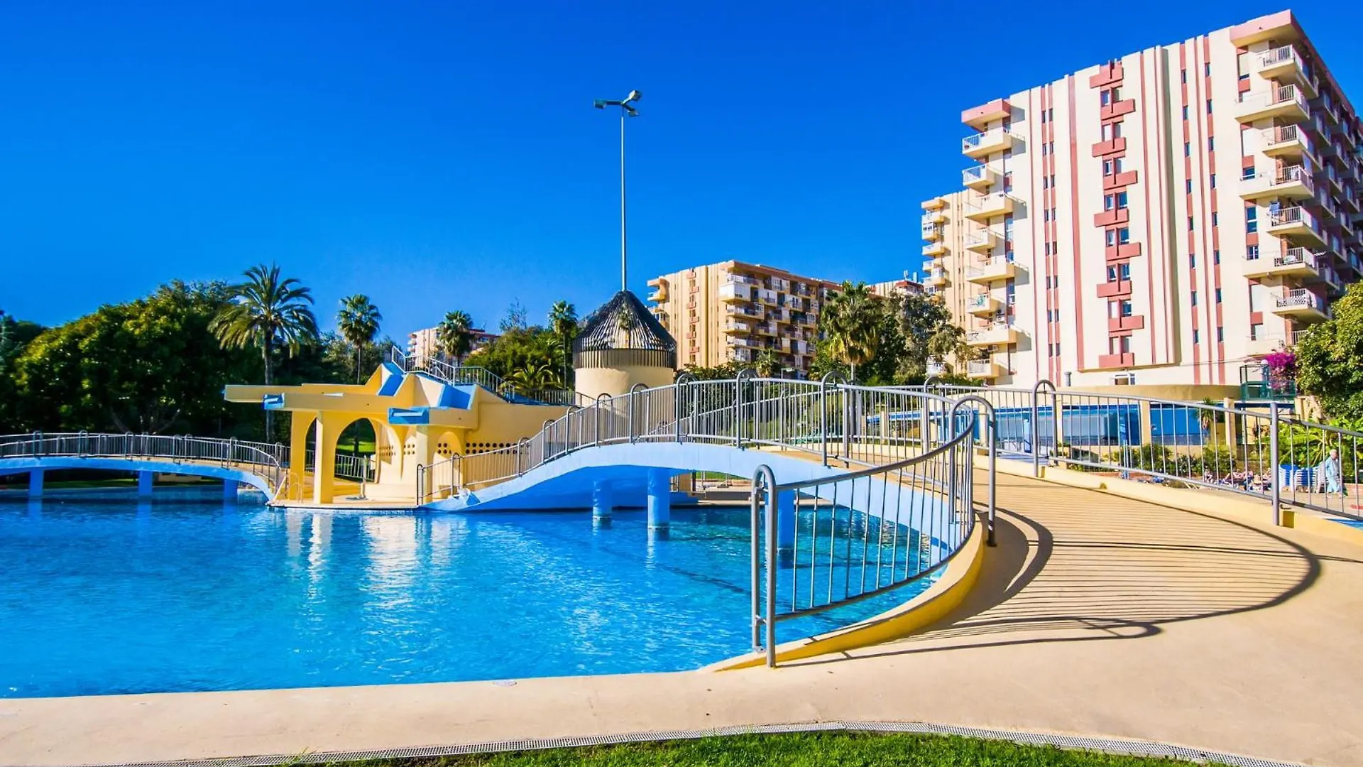 135 Jupiter Apartamentos Estudio - Piscina - Playa A 600 Metros ベナルマデナ スペイン